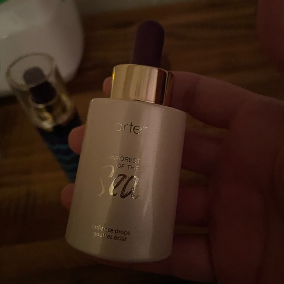 Tarte Rainforest of the Sea Set: Radiance Drops and 4-in-1 Setting Spray - Picture 6 of 10